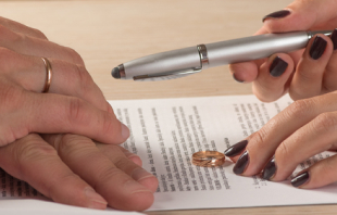 Bankruptcy and Divorce Image